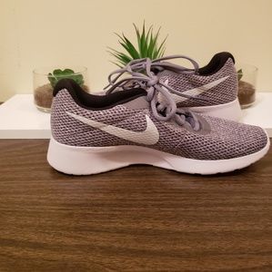 Men's Nike Tanjun SE